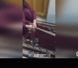 Молодая узбечка дрочит шваброй перед камерой